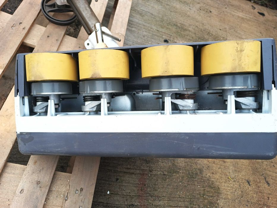 Avans mecanic pt tamplarie freza sau abrich