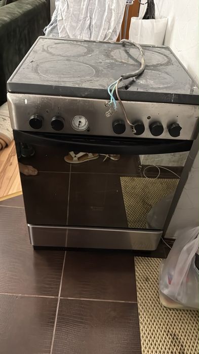 Электроплита Hotpoint Ariston