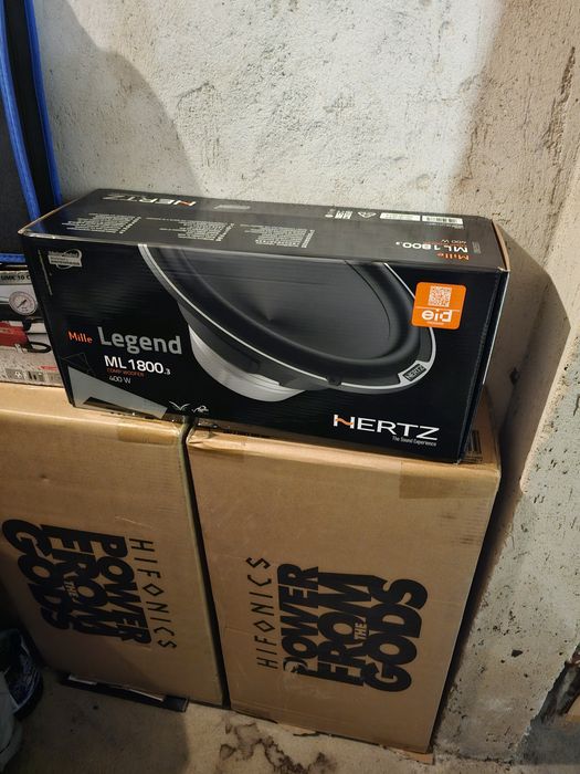 De vanzare  Subwoofer dual auto Hifonics ZRX220A - 600W