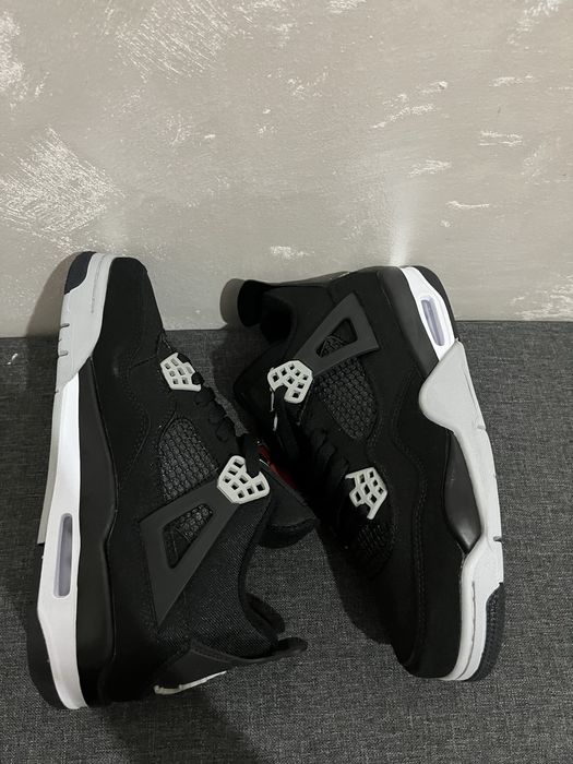 Jordan 4 marimea 40