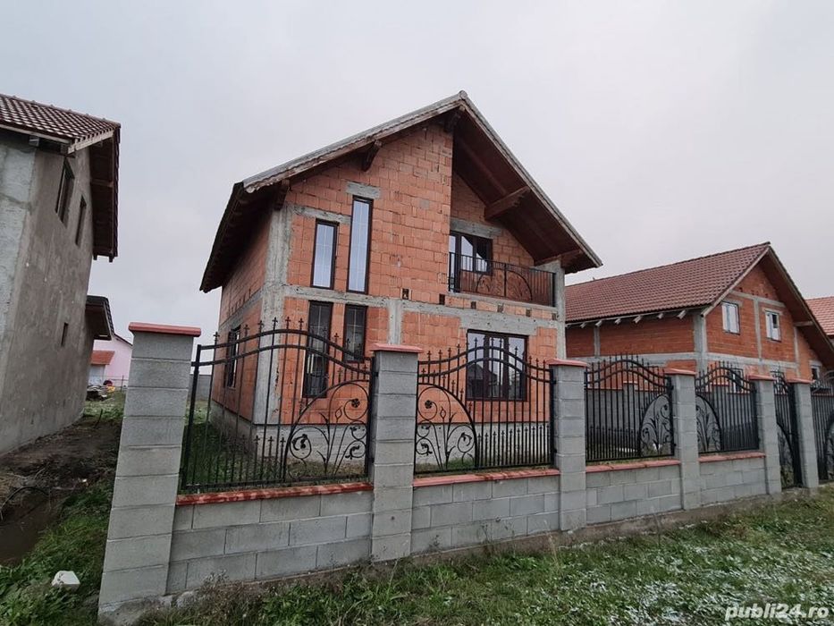 Casa la rosu Becicherecu Mic