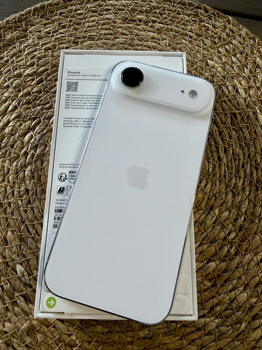 iPhone Air 256GB, Light Gold с ГАРАНЦИЯ, 100% батерия