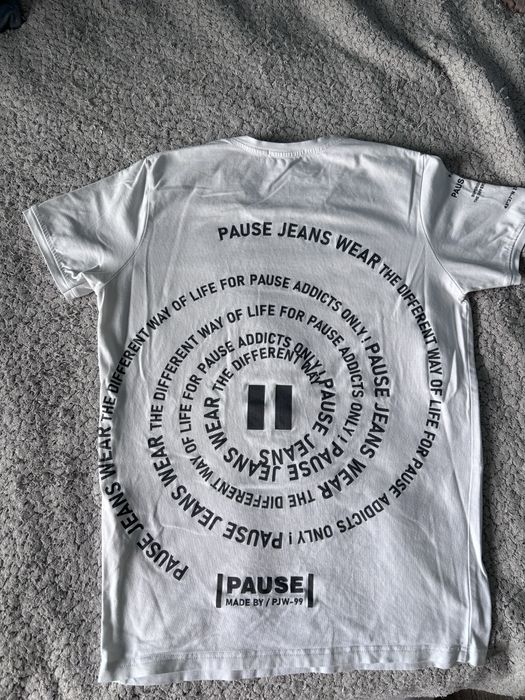 Pause тениски.