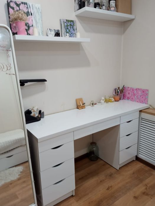 Детская кровать , письменный стол ,шкаф Один