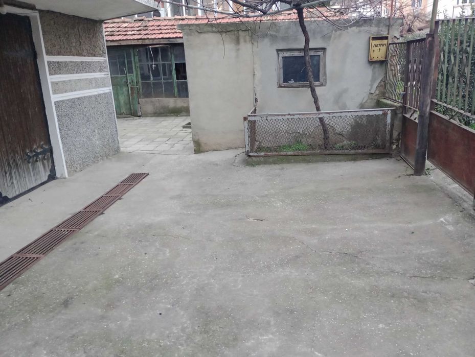 Дава се под наем Гараж / Паркомясто в Варна, Виница - 25 кв.м за 91.8 € - Снимка #2