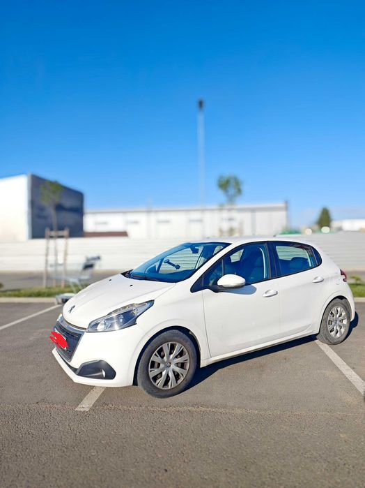 PEUGEOT 208 2016