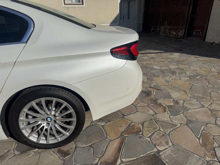 Bara fata , bara spate ,praguri bmw g30 facelift 2021 alb