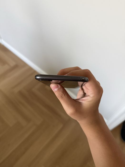iPhone 8+ 64gb.