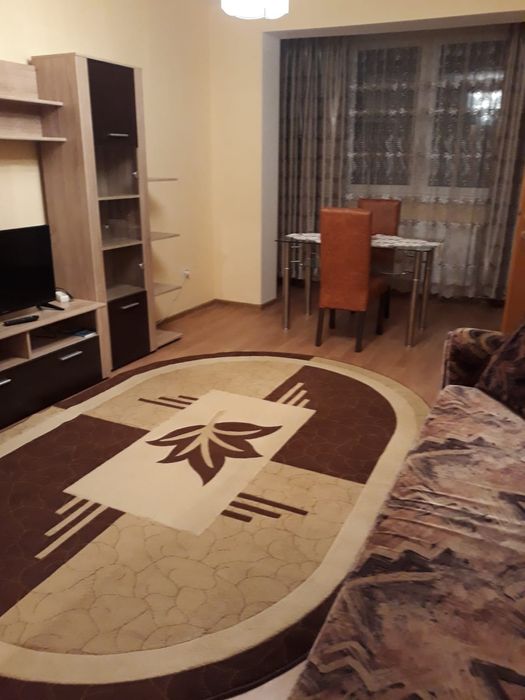 Închiriez apartament 1500 lei/ vând apartament cu două camere 75.000 euro.