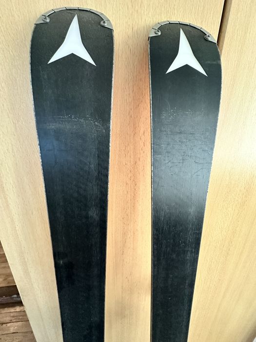 Ски запазени като нови на страхотна цена