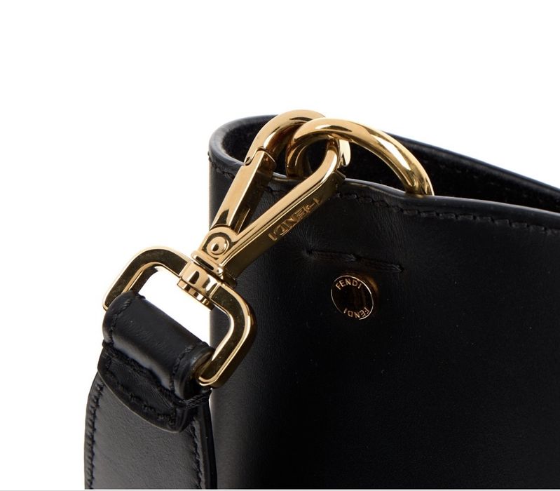 Оригинална дамска чанта Fendi