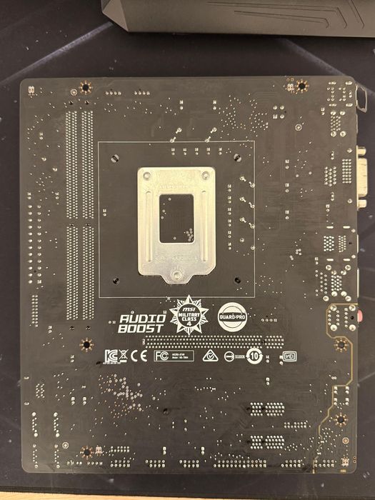 Kit placa de bază MSI H110 ECO + procesor i7 7700 + 16GB RAM + Cooler