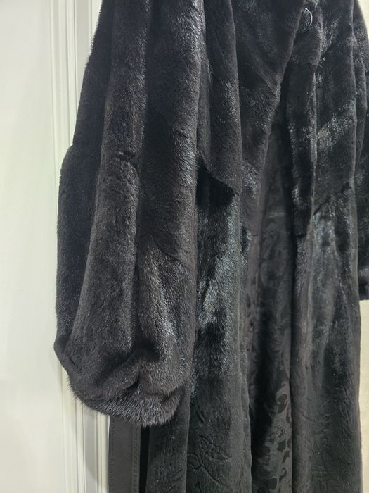 Продам норковую шубу