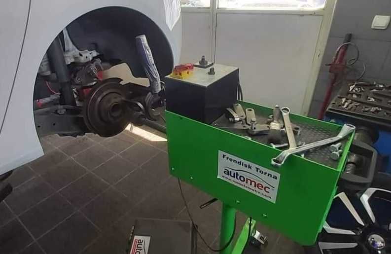 Машина за изправяне на спирачни дискове без демонтаж