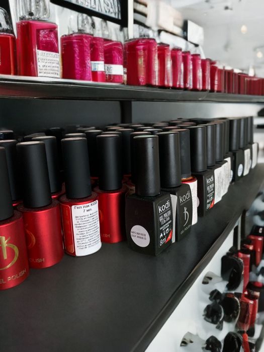 Разпродажба: база (цветна и безцветна), топ лак, лакове и др