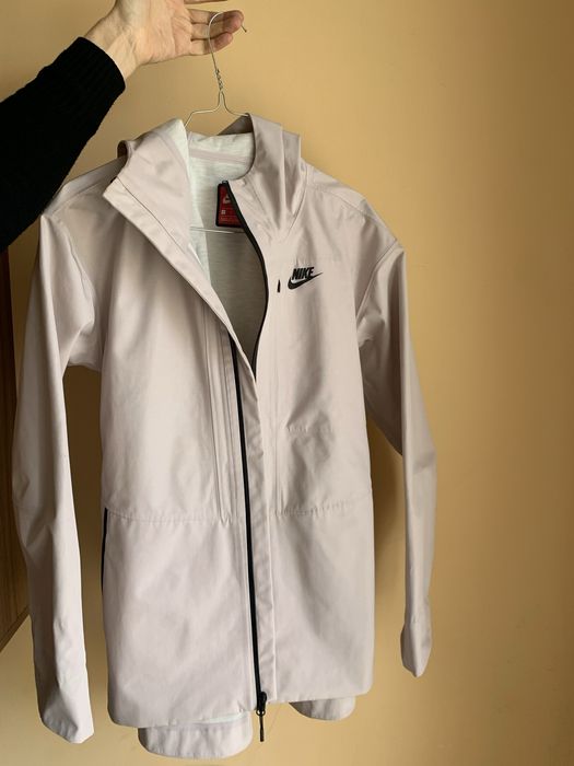 Спортно яке, Nike