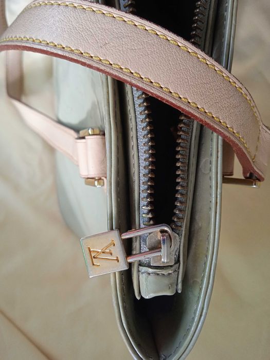 Дамска чанта Louise Vuitton