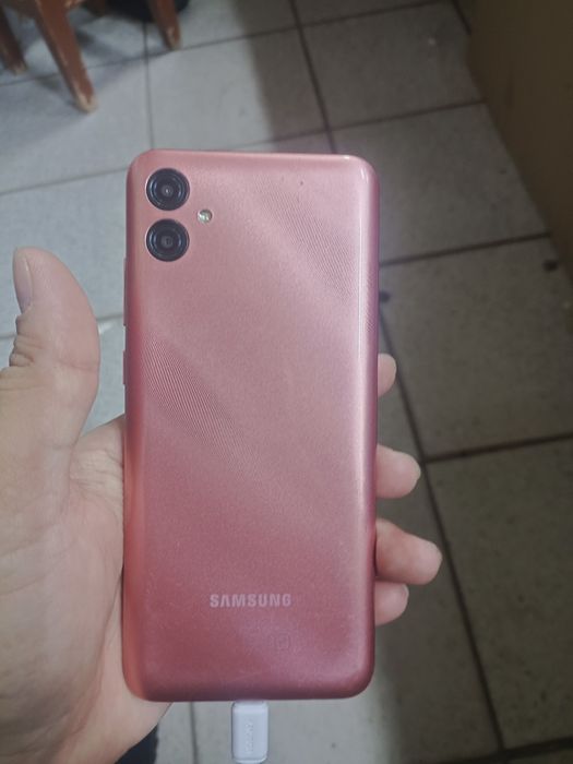 Продам телефон Самсунг А04е
