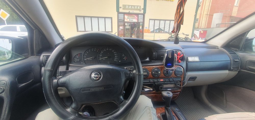 Продам машину омега б