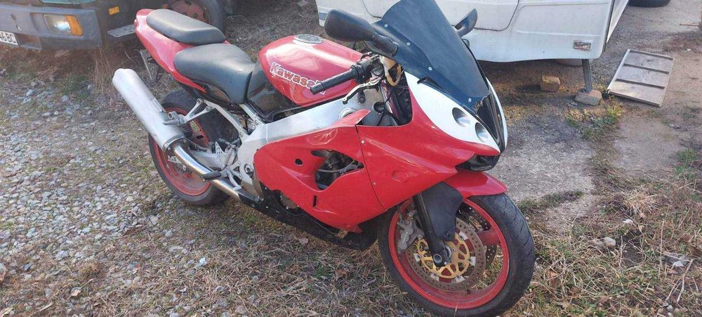 Кавазаки ZX9R на части