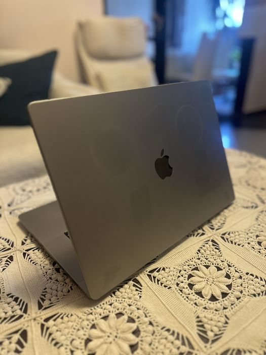 MacBook Pro 16” (2021) – M1 Max / 64GB / 2TB