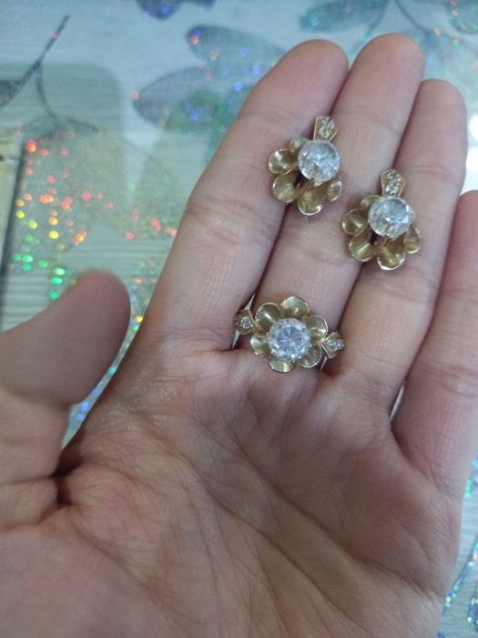 tilla komplekt sotiladi