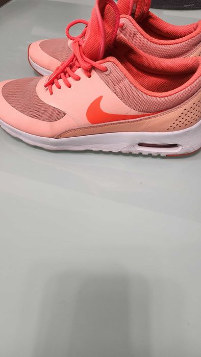 Маратонки Nike много як и свеж цвят