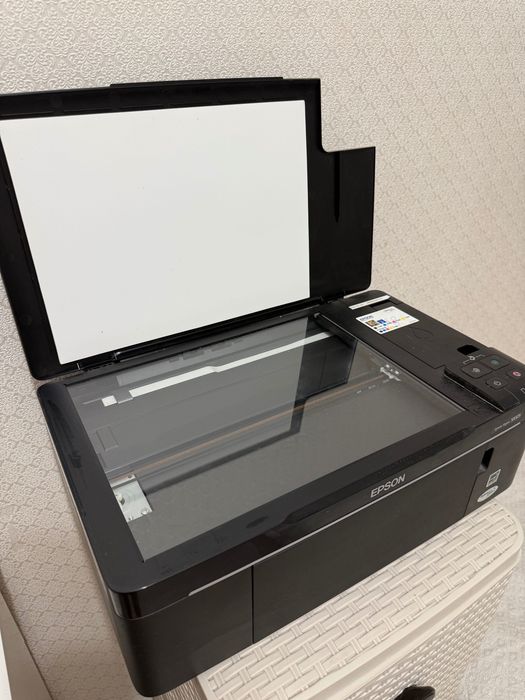 Продам цветной принтер EPSON SX125