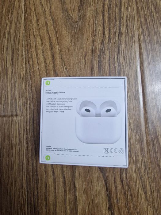 Apple AirPods (generația a 3-a) cu carcasă MagSafe
