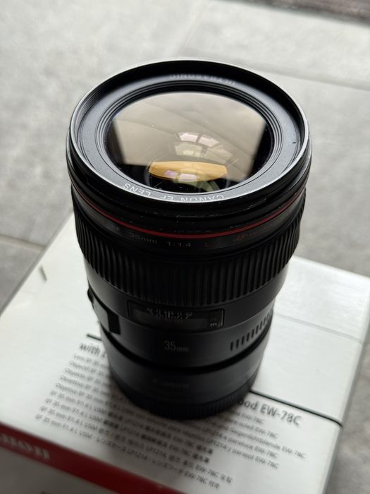 Canon 35 mm f/1.4 EF + adaptor