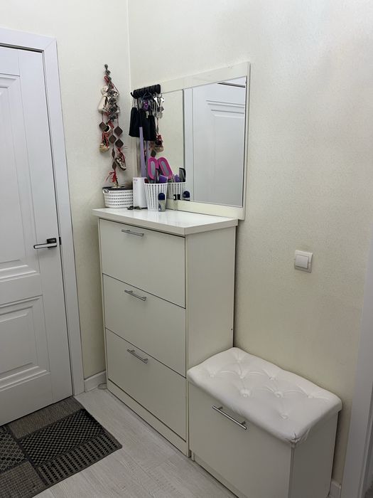 Продам спрчно прихожий шку