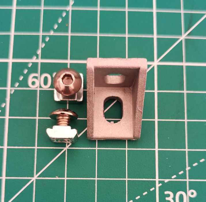 Угловой алюминиевый соединитель 20х20