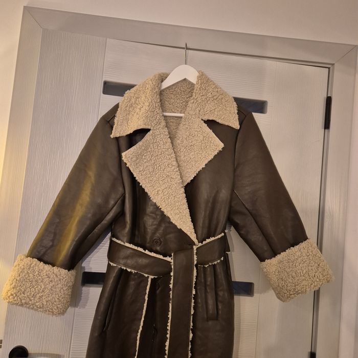 Стилно, топло зимно палто кожа/каракул в кафяво