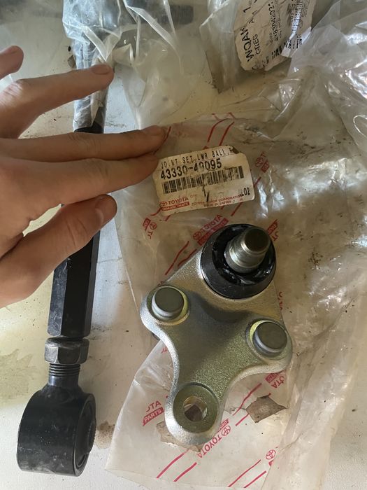 Запчасти на Tayota Rav4