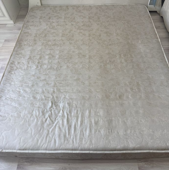 Продается матрас ! Идеальный, продаю из за переезда.!
