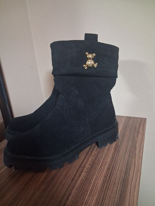 Дамски Велурени Боти