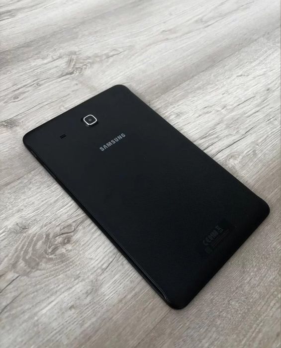 Samsung Tab E 9"6
