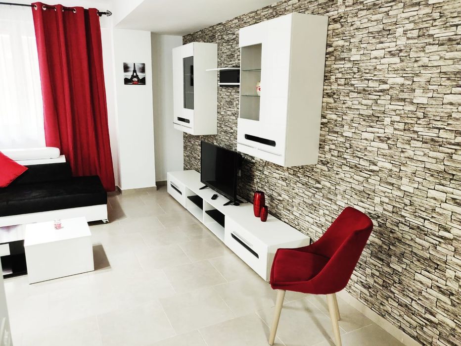 Apartament 2 cam de închiriat termen lung, inclusiv vara