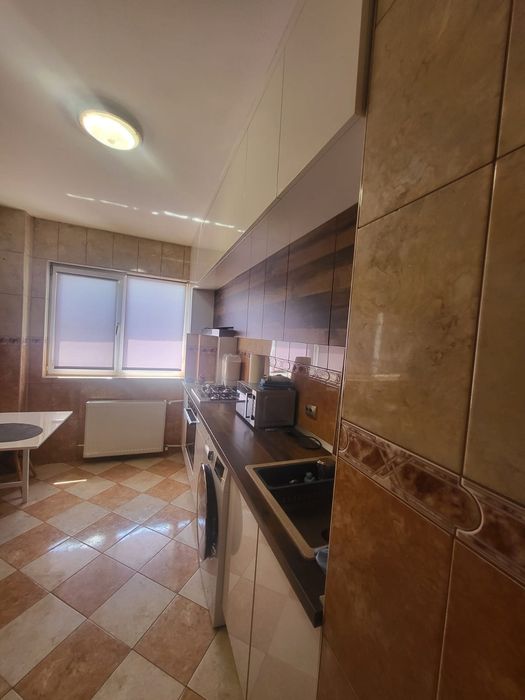 Apartament 3 camere pentru inchiriat.