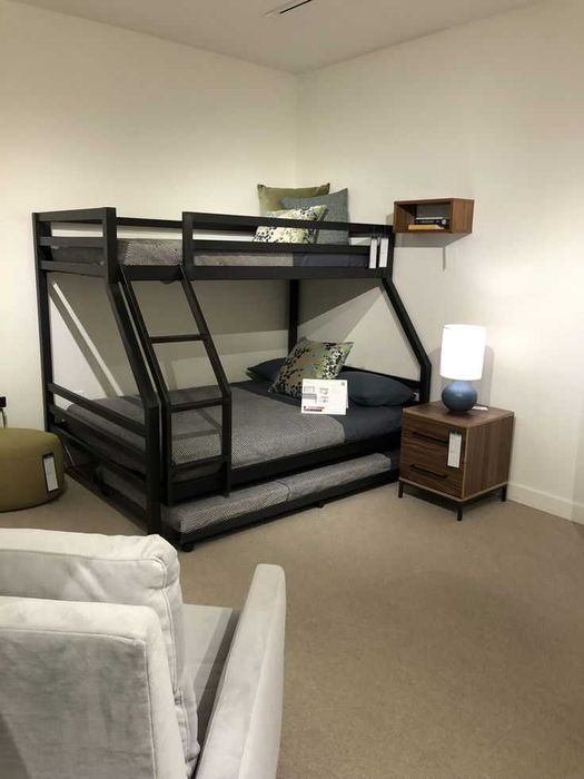 Двухэтажная кровать 
Икки каватли кроват
Ikki qavatli kravat