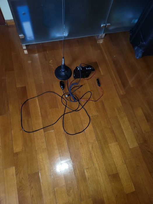 statie taxi CB marca megawat cu antena cu talpa magnetica 1,5 m SIRIO calibrata cablu 3.5m