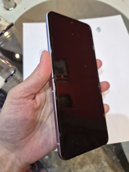 Samsung z flip 3 лилав