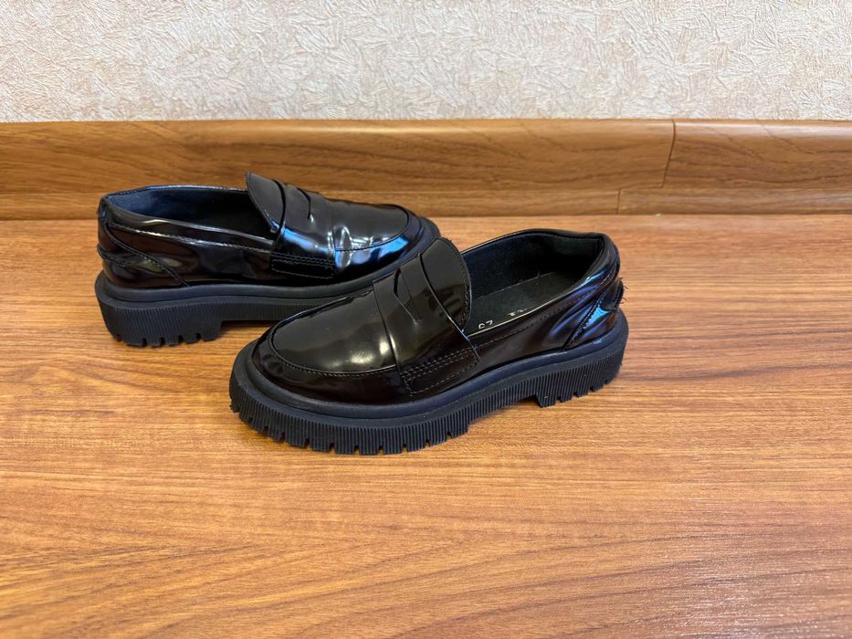 Туфли ZARA на девочку 29 размер