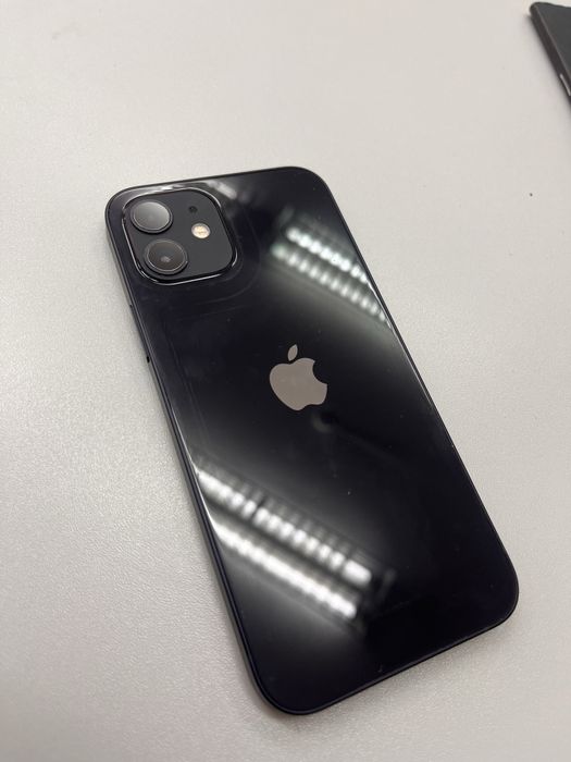 Айфон 12, черного цвета 64 гб