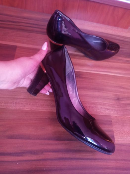 Черни обувки на ток