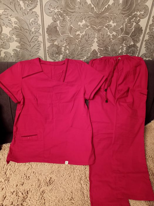 Продам медицинский костюм