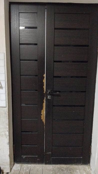 Продаю двери их две двери звоните пишите