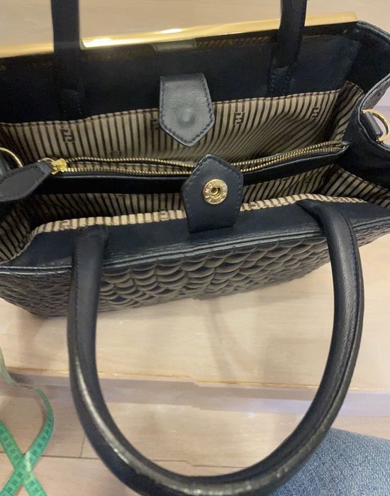 Fendi кожена чанта