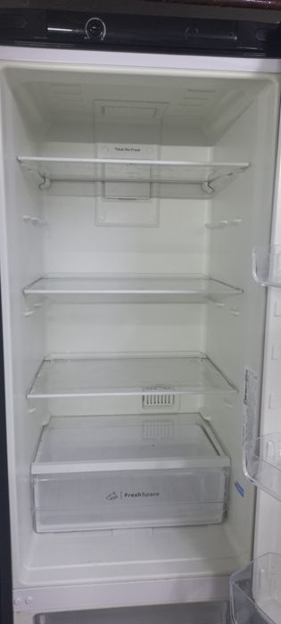 Продаётся холодильник индезит