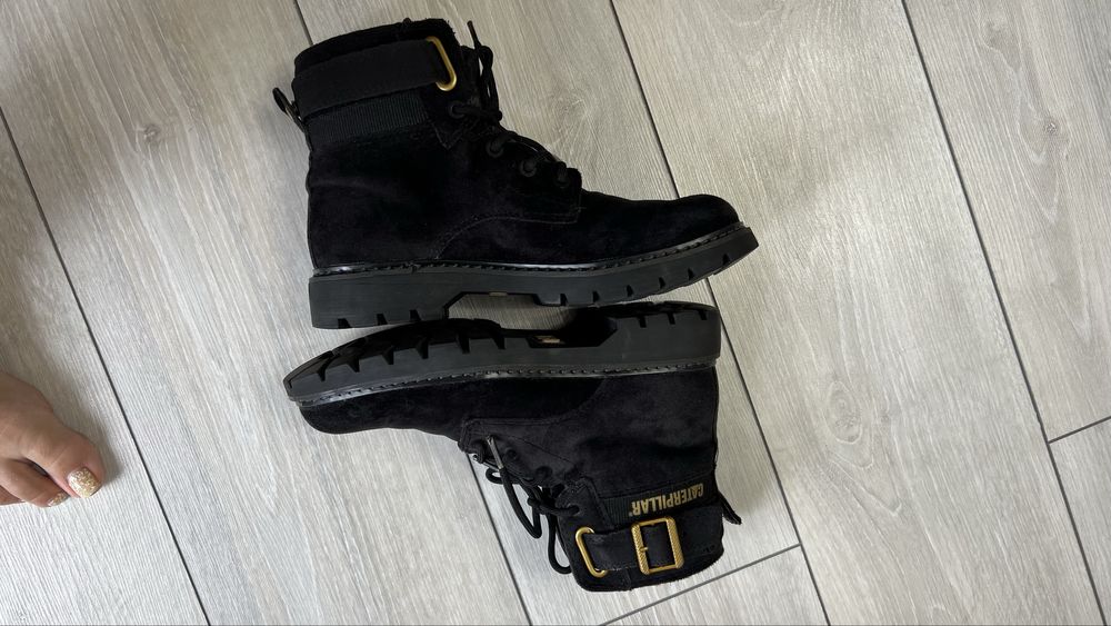 Ботинки замша 37р CATERPILLAR